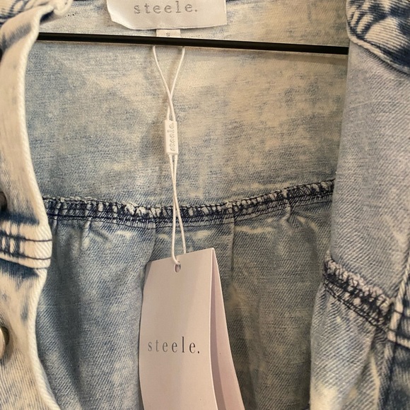 steele light wash denim jacket, size small - Picture 4 of 5